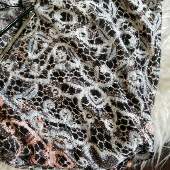 Shirt - Picture 7 of 8